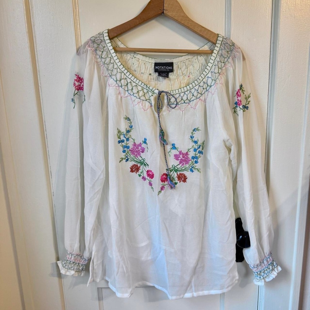 Vintage 1970s 90s White embroidered blouse
